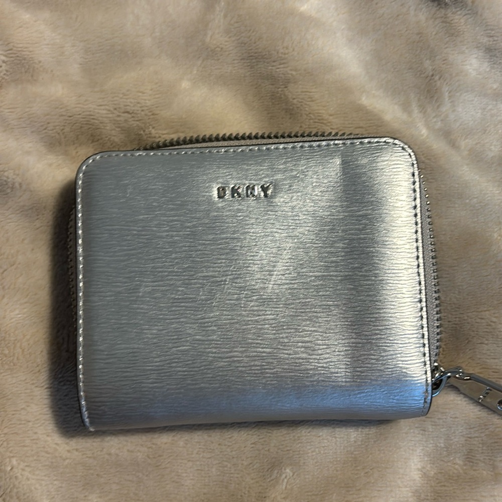 DKNY wallet Silver. Good condition